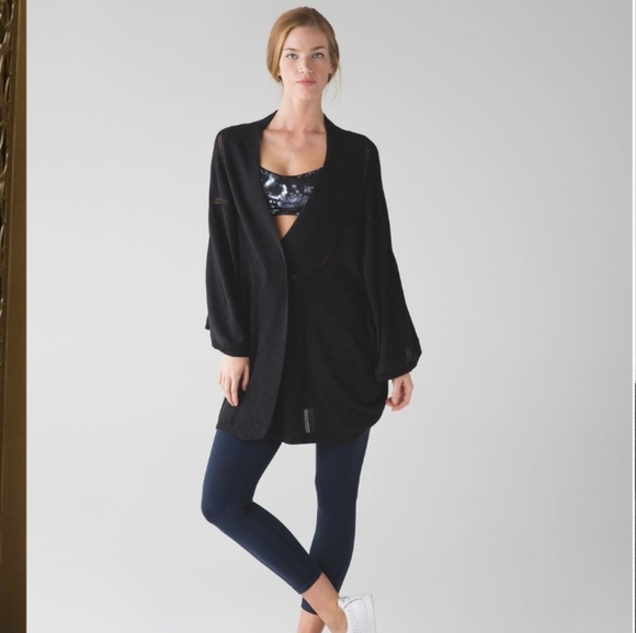 Lululemon Breeze Easy Wrap M/L - Picture 1 of 10